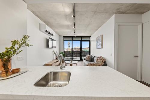 Kitchen, Rambla at Solarino House in Brunswick