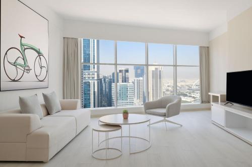 Larger Two Bedroom Apartment, 1 King, 1 Queen, City View image 6