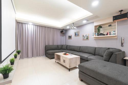 3B2b Warm Cinema Home 4 Min to Xinyi Anhe MRT 三房二衛 投影機 4分到信義安和站