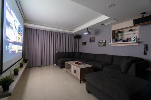 3B2b Warm Cinema Home 4 Min to Xinyi Anhe MRT 三房二衛 投影機 4分到信義安和站