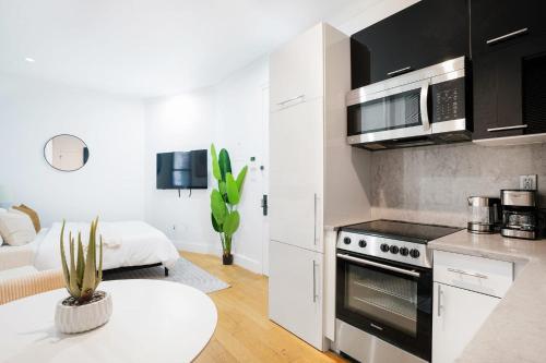 403-2E Newly Renovated Studio UES, Нью-Йорк (фото 3)