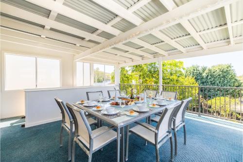 Balcony/terrace, 23 Lentara St - pet friendly, air con, Wi-Fi, boat parking in Fingal Bay
