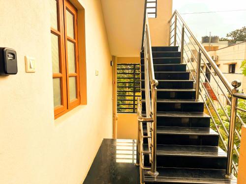 Cozy 2 bed room house with kitchen and wifi. photo 5