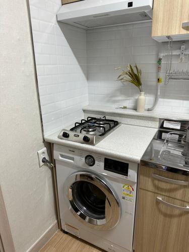 Kitchen, M Stay Near Mokdong Station in Yangcheon-gu