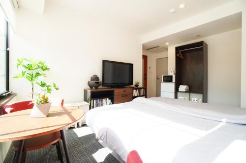 room detail thumbnail 1