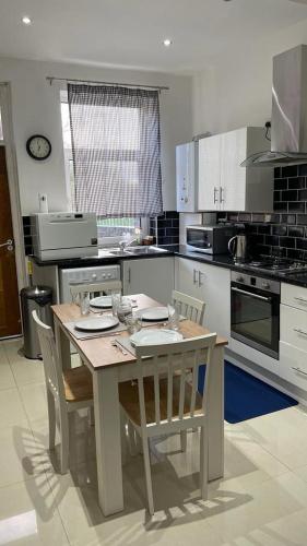 Potters Lodge, Oldham, Manchester by Edl Ventures Ltd in Oldham