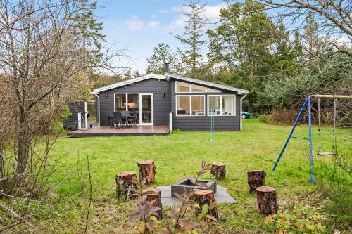  Cozy Cottage With 600 M To The Beach in Hals