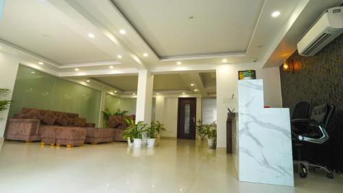 Paras Studios By The Lodgers-Serviced Apartments Near Artemis Hospital Gurgaon