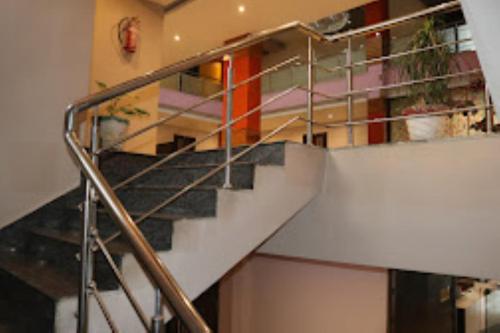 Hotel Vaishnavi Heights,Manjurahi