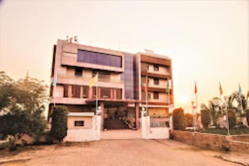 Hotel Vaishnavi Heights,Manjurahi