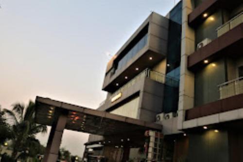 Hotel Vaishnavi Heights,Manjurahi