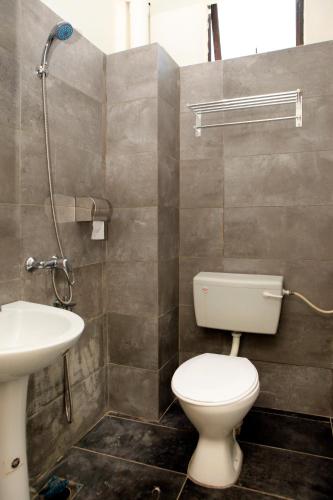 Budget Double Room image 3