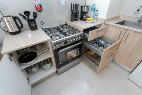 Comfortable Studio Stay with City Views, Dubaj (zdjęcie 4)