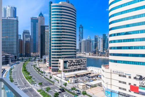 Comfortable Studio Stay with City Views, Dubaj (zdjęcie 10)