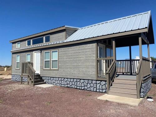 092 Star Gazing Tiny Home near Grand Canyon South Rim Sleeps 8