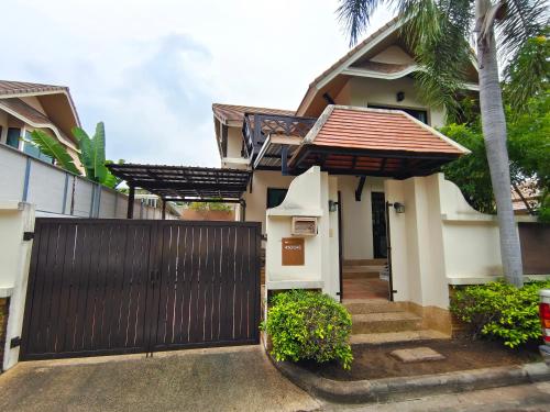 Baan Natcha Villa