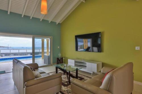 Airport View 3-Bed Villa