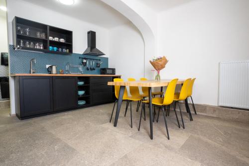 Kitchen, White Wolf House Hostel & Apartments near Klementinum Praha