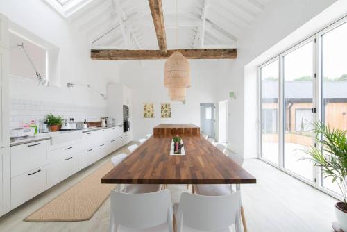 Simple Coastal Luxury near Southwold sleeps 10