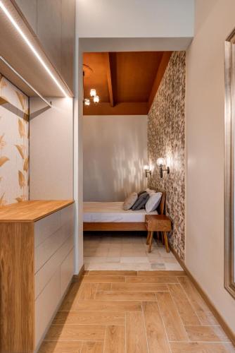One-Bedroom Apartment image 10