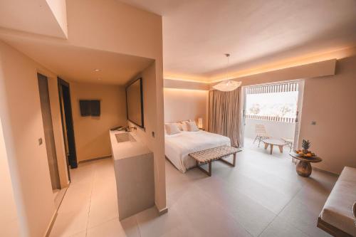 Suite, junior, balcony