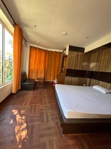 Junior Suite with Garden View image 1