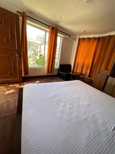 Junior Suite with Garden View image 2