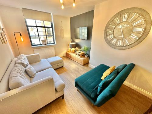 Picture of Wessex House - Cozy Town Centre Two Bedroom Apartment - Short Stroll To Beach And Nightlife