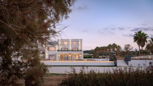 Asea Villa, Spectacular right-on-the-beach Retreat, By ThinkVilla