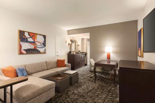 Two-Room King Suite - Non-Smoking image 2