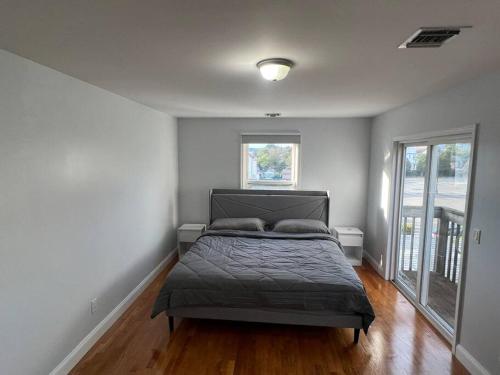 NYC Adjacent Comfy 9 Guest Home in Clifton (New Jersey)