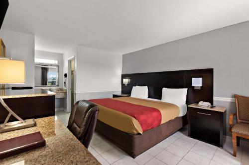 Econo Lodge Princess Anne - image 2