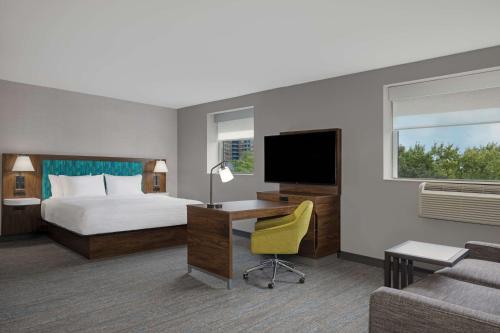 Hampton Inn & Suites by Hilton Toronto Downtown, Toronto