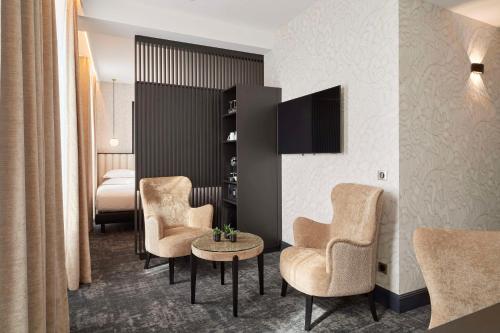 Junior King Suite