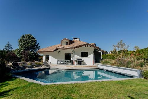 Villa luxe, au calme avec piscine à 5min du lac - Location, gîte - Annecy