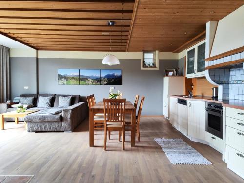 Ferienwohnung HÖLLWART - exclusiv, ruhige Lage, Panoramablick in Bischofshofen