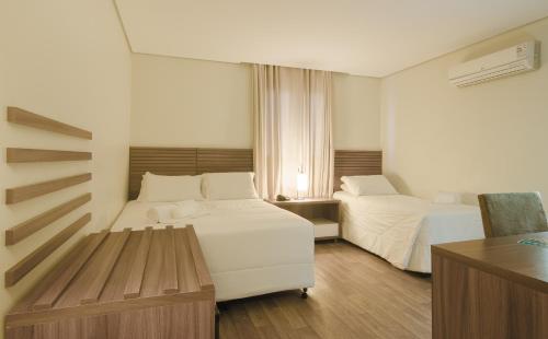 1 double bed, 1 twin bed