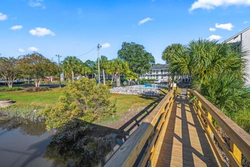 Creekside Lands Inn - image 7