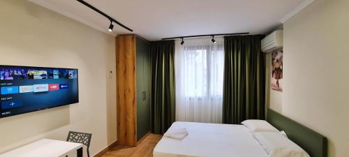 2V1 - Center apartment 3, Tirana