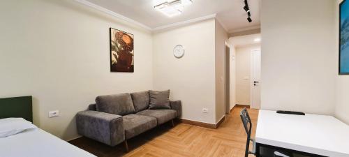 2V1 - Center apartment 3, Tirana (photo 5)