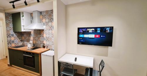 2V1 - Center apartment 3, Tirana (photo 9)