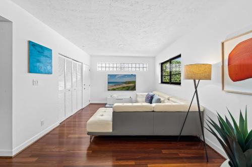 7 Minutes to Beach Saltwater Pool Open Floor Plan in Fort Lauderdale, USA
