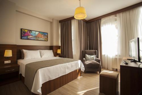 Cordis Hotel - image 6
