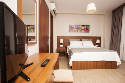 Cordis Hotel - image 10