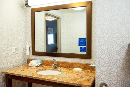 Hampton Inn & Suites Jacksonville - image 6
