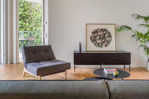 One-Bedroom Apartment image 4