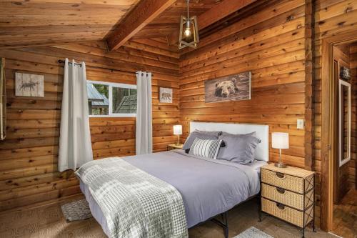 A Peace of Pine by NW Comfy Cabins