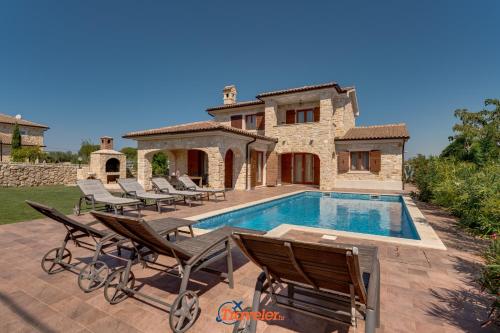 Romantic villa with a large pool and garden in a quiet area - by TRAVELER tourist agency Krk ID 2158