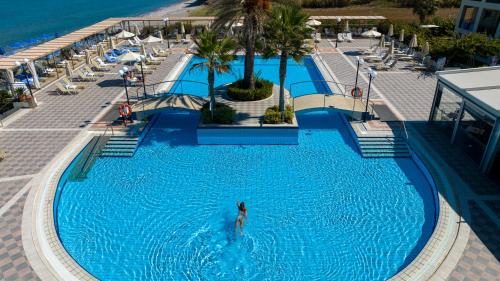 Hydramis Palace Beach Resort