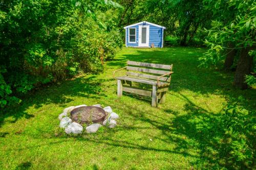 Cozy Fremont Cottage on Lake Poygan and Fishing Dock - image 12